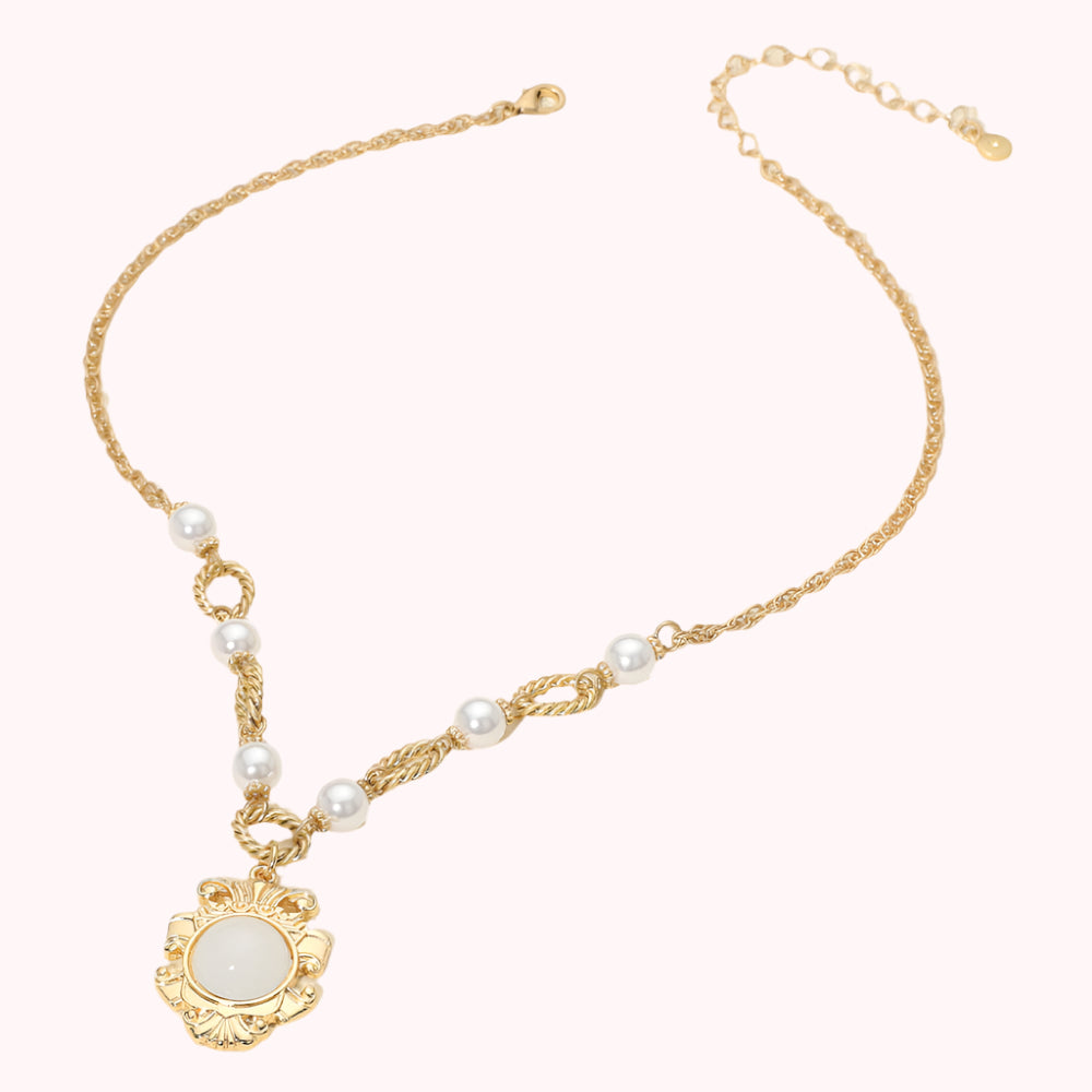 Vintage Medallion Pearl Necklace